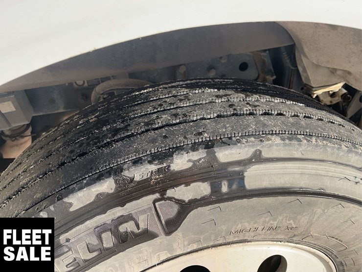 2016-peterbilt-367-image-13