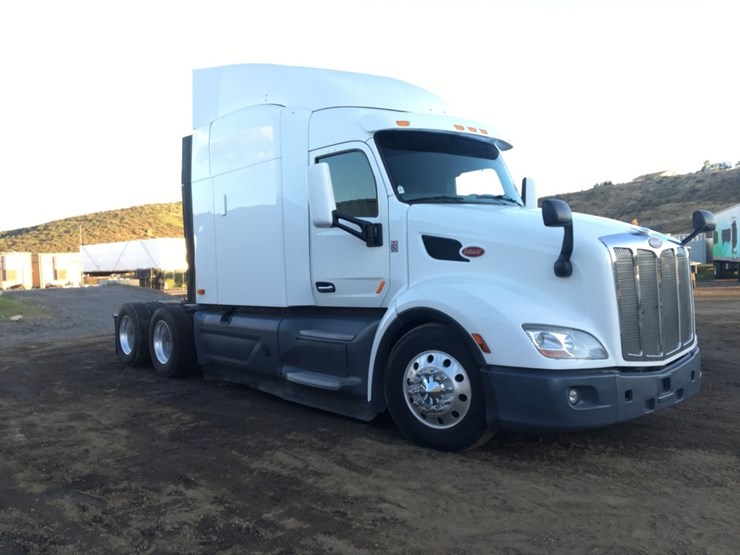 2016-peterbilt-579-image-2