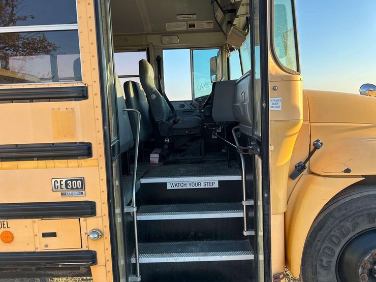 2009-ic-corporation-pb105-school-bus-image-11