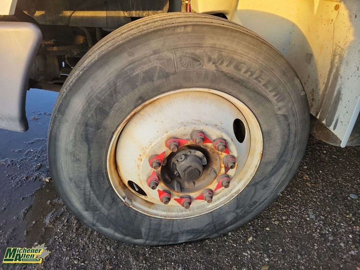 2015-international-durastar-4300-image-8