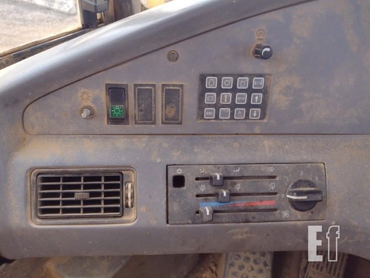 2003-volvo-a40d-image-8