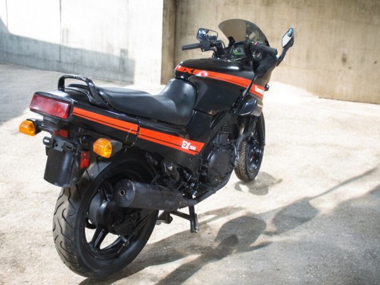 1989-kawasaki-ex500-ninja-motorcycle-image-3