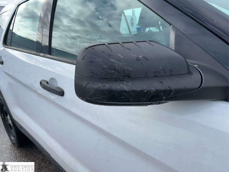 2019-ford-explorer-image-33