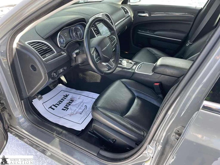 2018-chrysler-300-touring-image-9