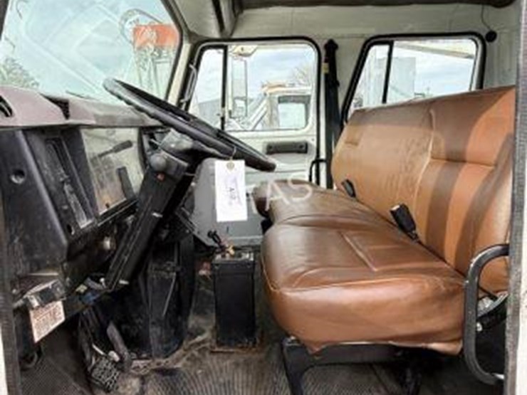 2000-international-4700-image-16