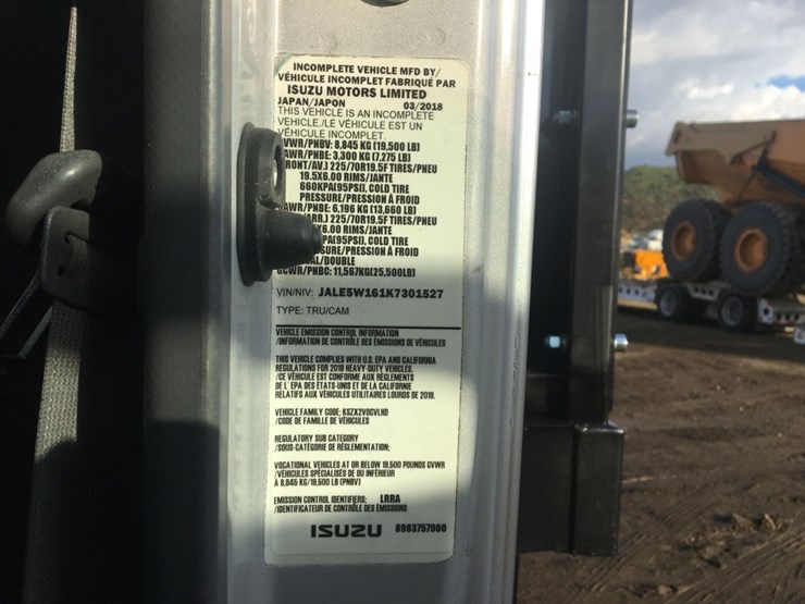 2019-isuzu-nrr-image-13