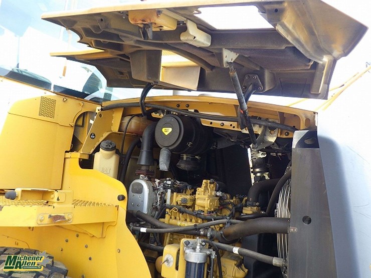 2014-caterpillar-910k-image-17