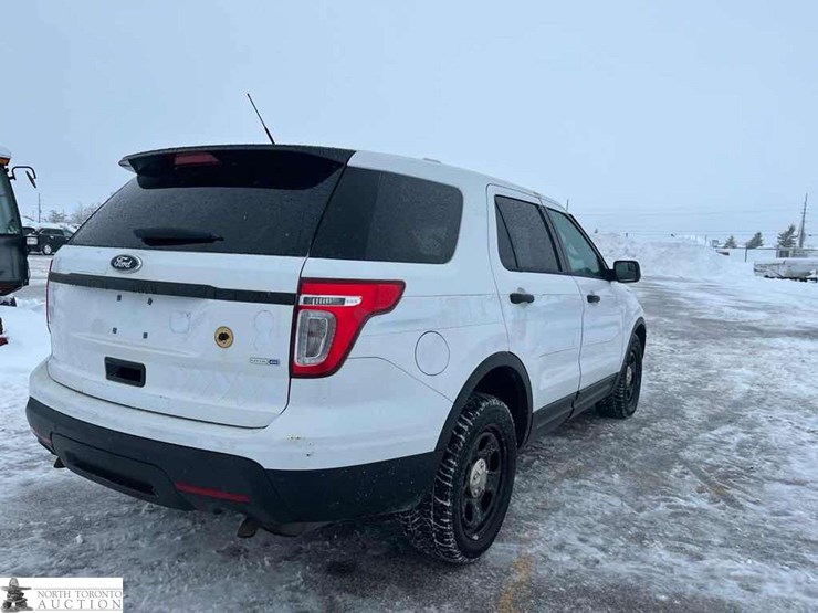 2014-ford-explorer-image-4