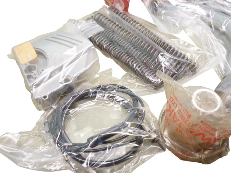 kawasaki-miscellaneous-parts-lot-image-4