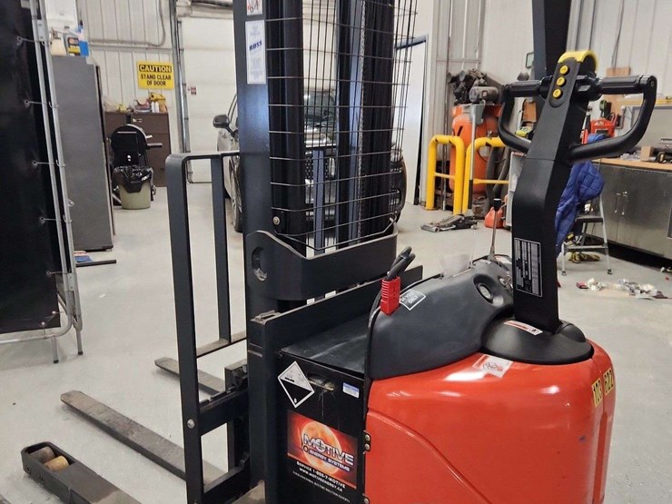 linde-electric-forklift-with-charger-non-operable-linde-ews40-4000-lbs-lbs-forklift-image-1