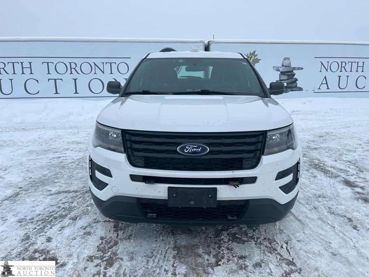 2018-ford-explorer-image-2