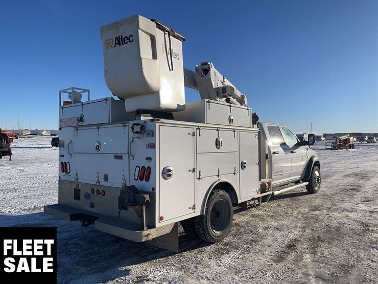 2016-ram-5500-s/a-bucket-truck-image-4