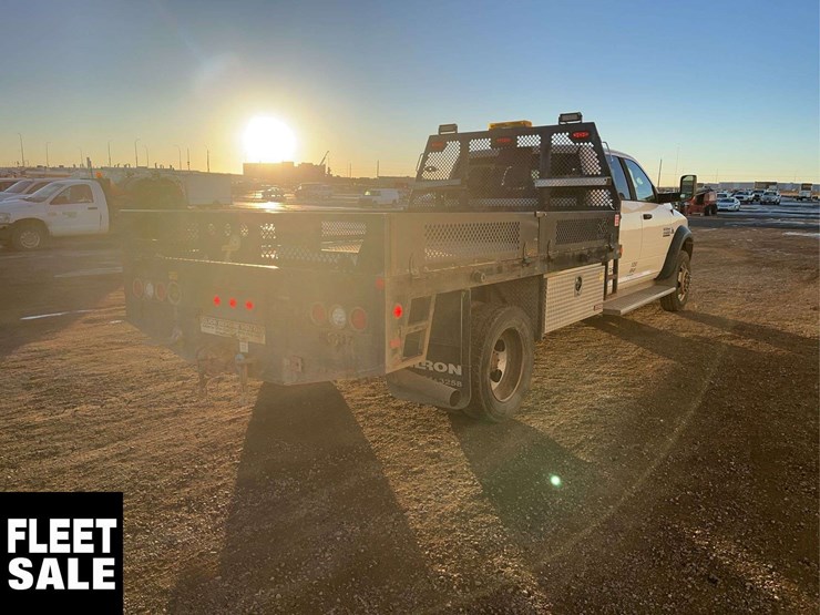 2015-ram-5500-crew-cab-4x4-s/a-deck-truck-image-4