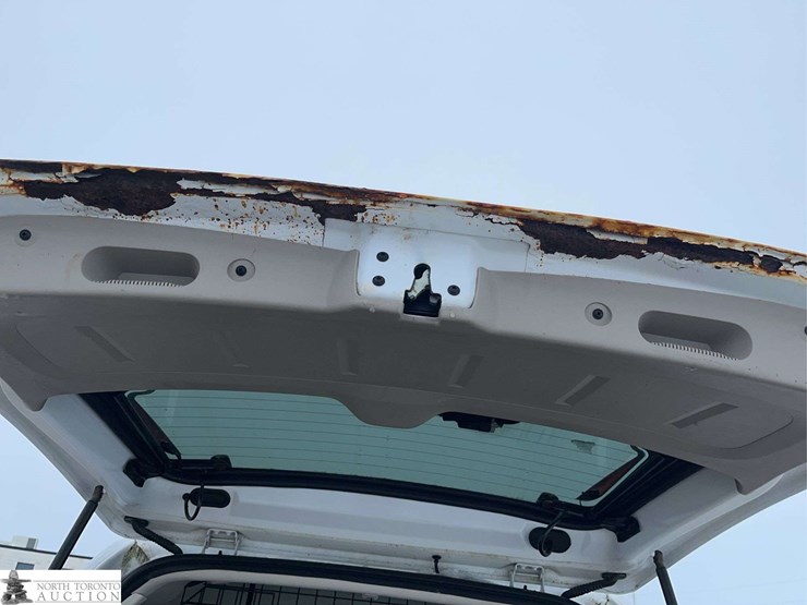 2012-ford-escape-xlt-image-34