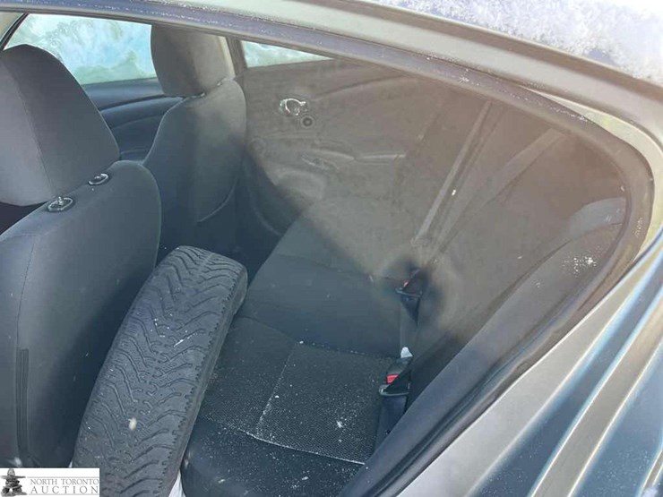 non-operable-2013-nissan-versa-sv-image-11