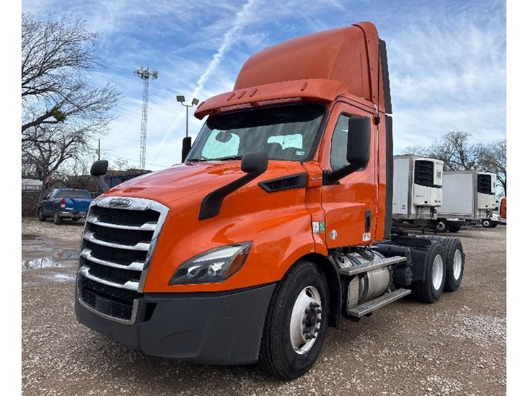 2019-freightliner-cascadia-116-image-1