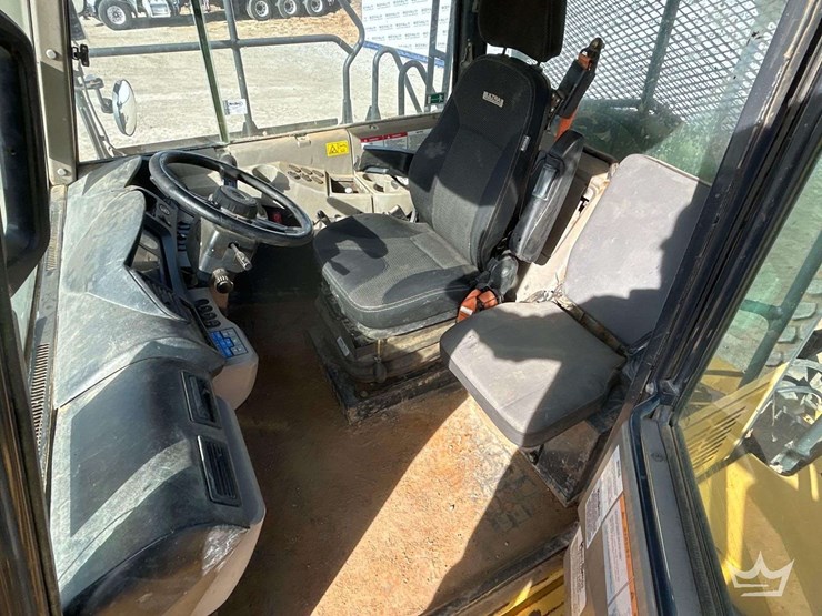 2015-komatsu-hm400-3-image-10