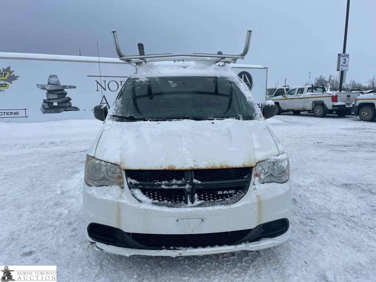 2015-ram-tradesman-image-2