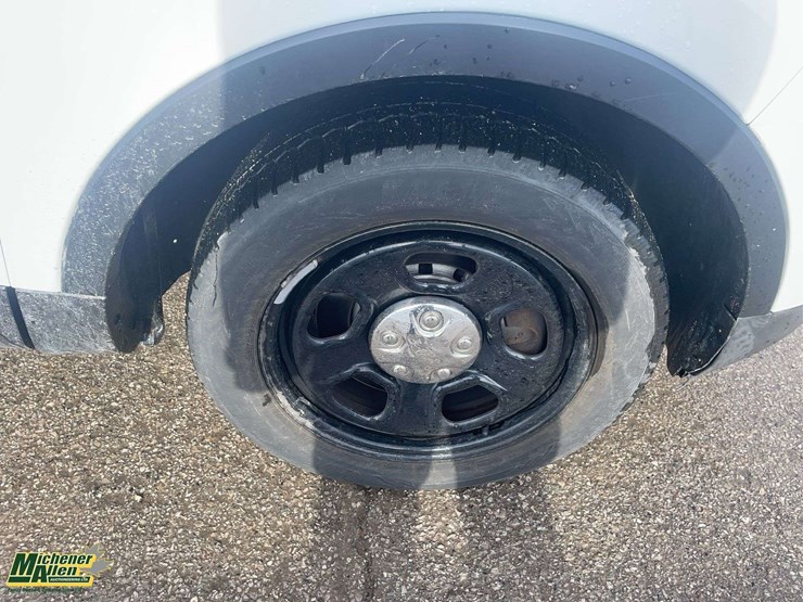 2014-ford-explorer-image-24