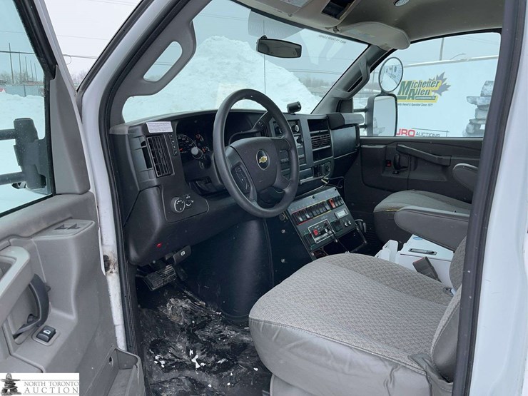 2016-chevrolet-express-g3500-image-26