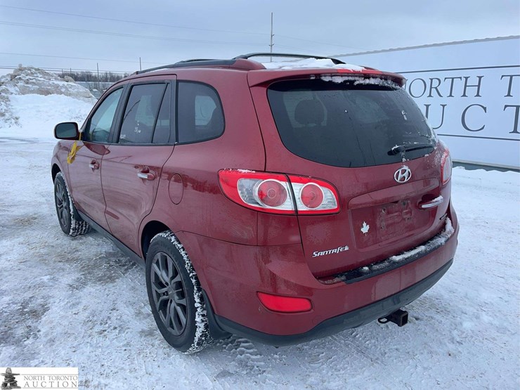 2012-hyundai-santa-fe-image-3