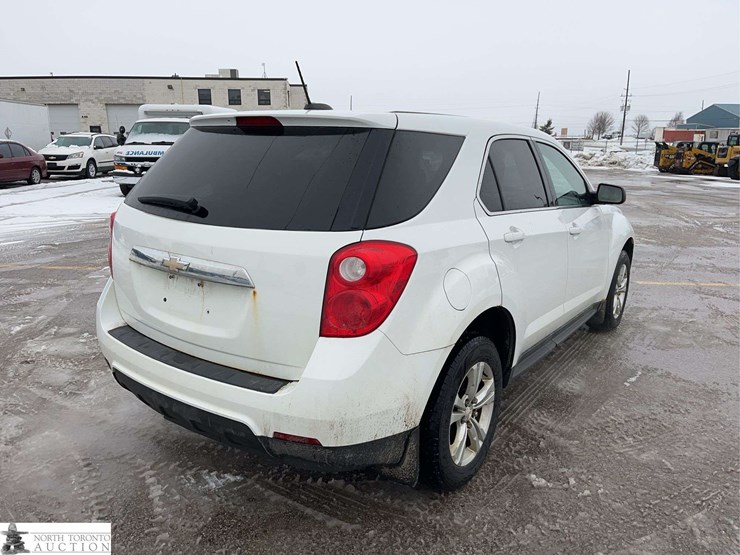 2015-chevrolet-equinox-ls-image-3