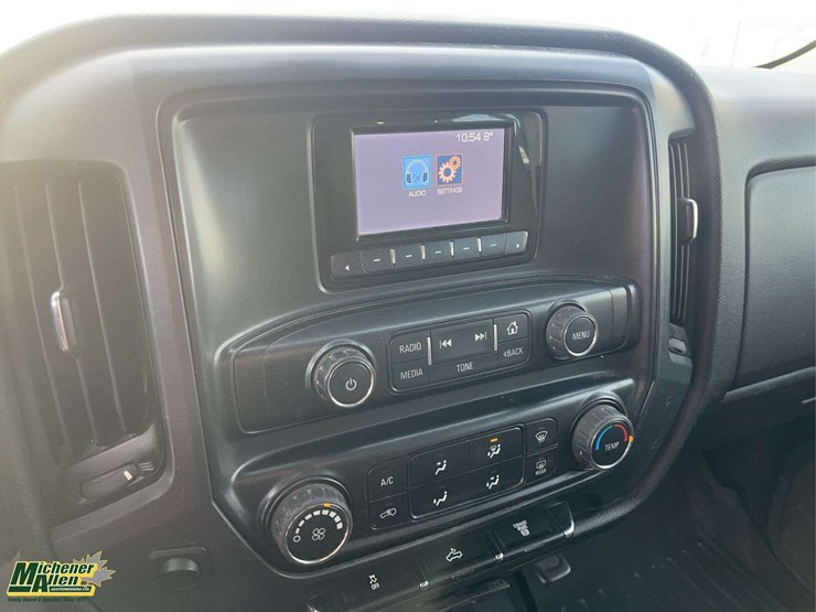 2015-chevrolet-silverado-3500hd-image-19