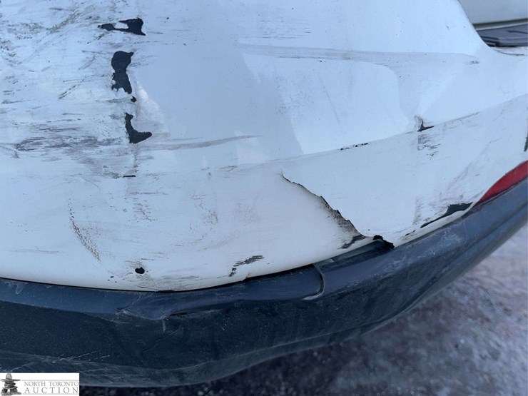 2013-chevrolet-traverse-image-32