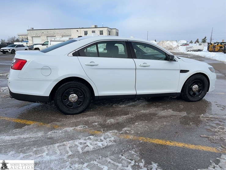 2016-ford-taurus-police-inte-image-8