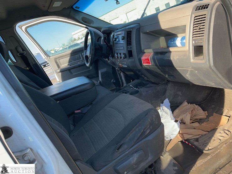 2012-dodge-2500-image-26