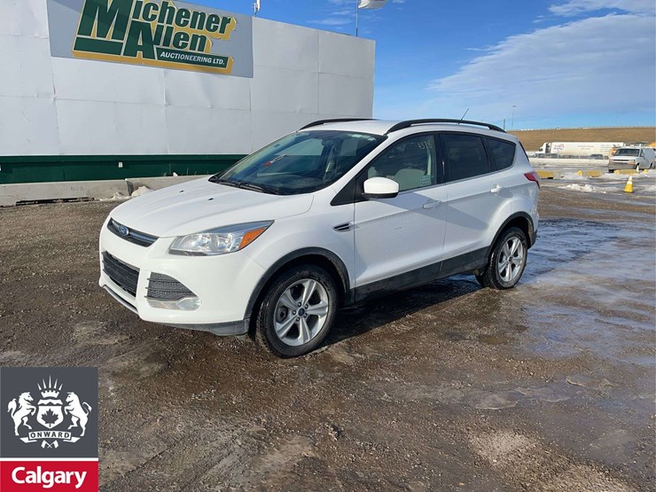 2016-ford-escape-se-image-1