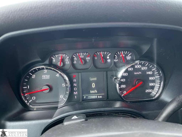 2015-chevrolet-k2500-image-10