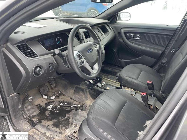 2017-ford-taurus-police-inte-image-7