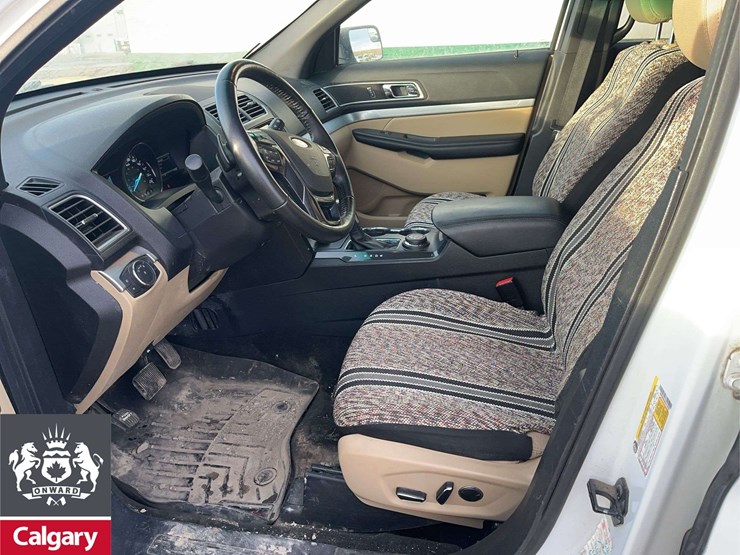 2016-ford-explorer-image-14