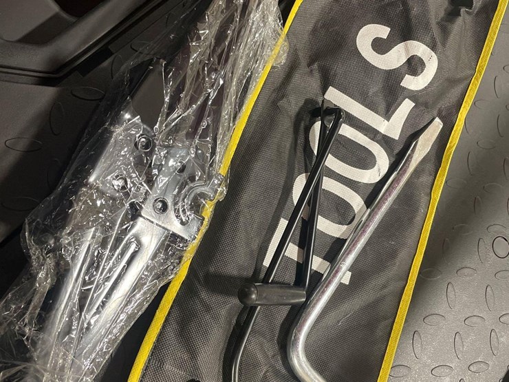 2026-agt-industrial-electric-golf-cart-w/-fully-intelligent-controller,-60v-battery-charger...-image-23