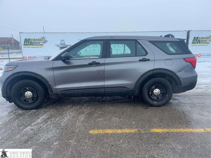 2020-ford-explorer-police-interceptor-image-3
