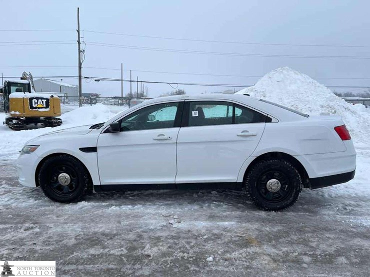 2013-ford-taurus-police-inte-image-24