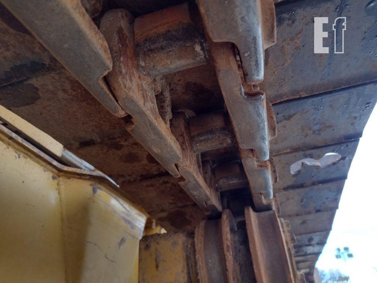 2005-caterpillar-d4g-xl-image-39