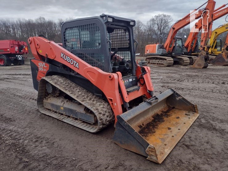 2017-kubota-svl95-2s-image-39