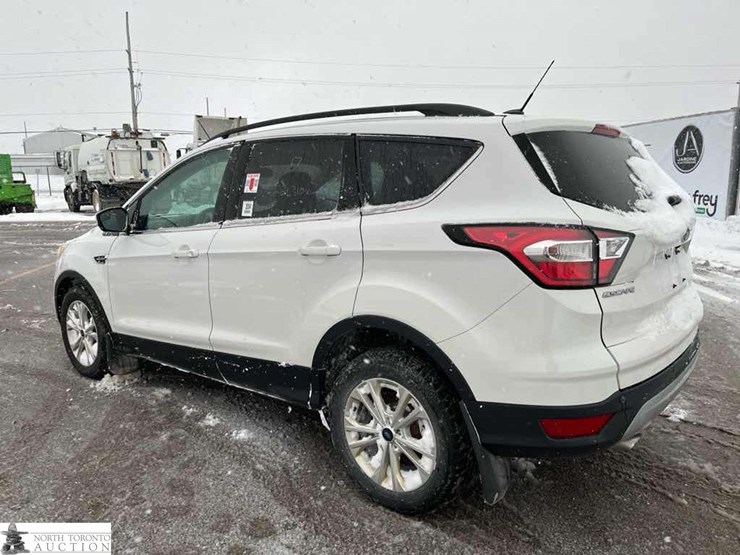 2017-ford-escape-se-image-4