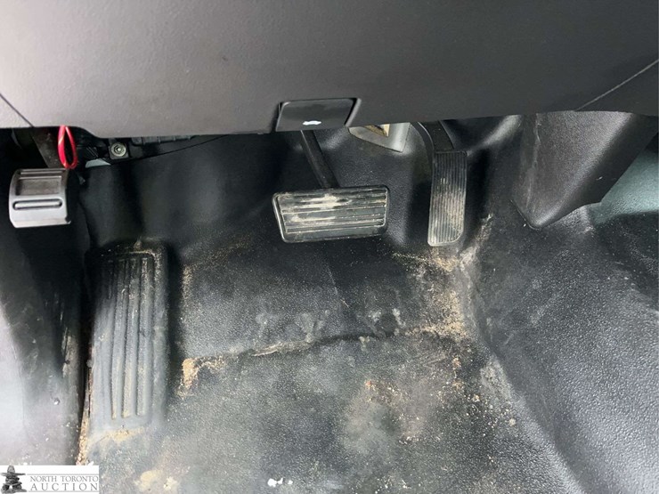 2016-chevrolet-silverado-1500-image-23