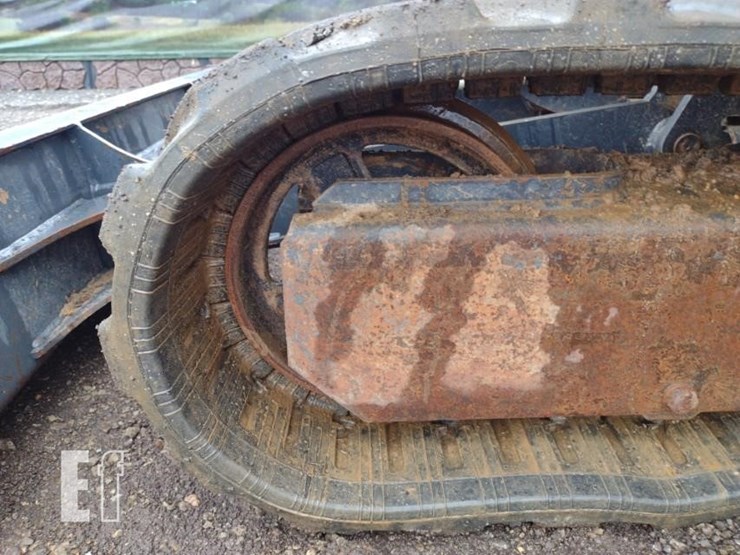 2022-deere-26g-image-31