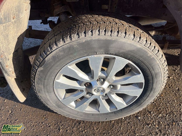 2010-toyota-tundra-image-12