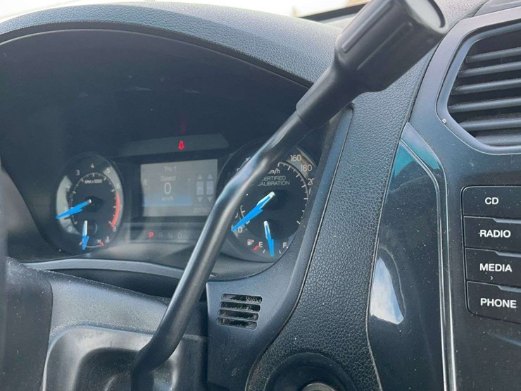 2017-ford-explorer-image-22