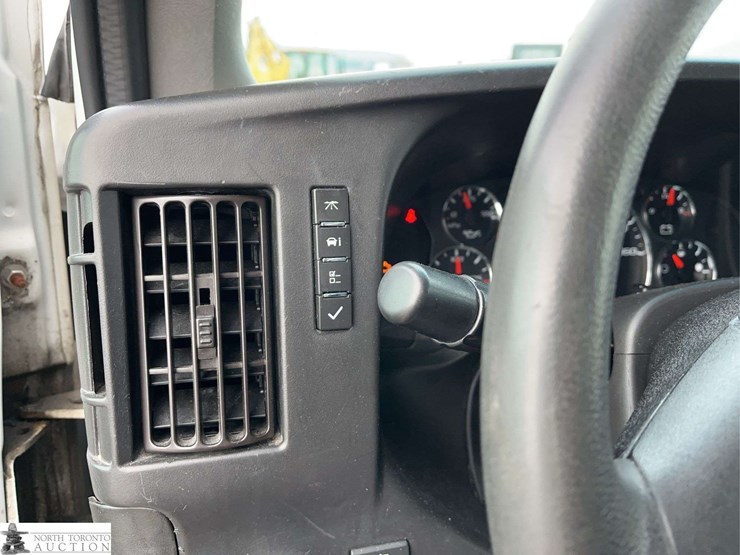 2016-chevrolet-express-g3500-image-27