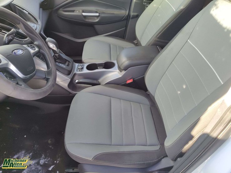 2015-ford-escape-image-10