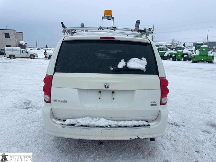 2012-dodge-ram-van-image-7