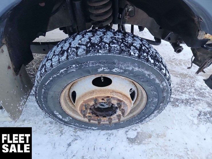 2011-ford-f550-image-11