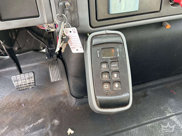 2007-international-derrick-digger-truck-image-18