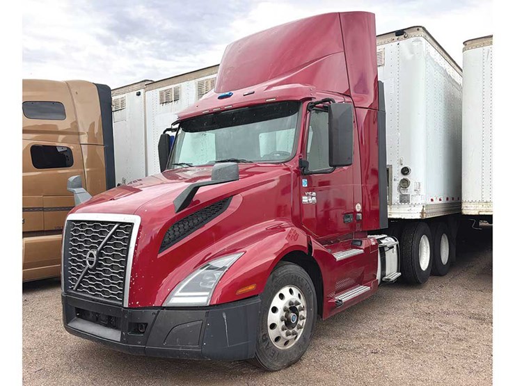 2021-volvo-vnl-300-image-1